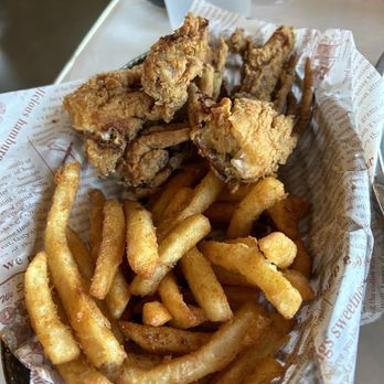 Cajun Crack'n - Soft shell crab basket - Seafood Near Me - Milpitas, California Cajun Crack'n - Soft shell crab basket - Seafood Near Me - Milpitas, California