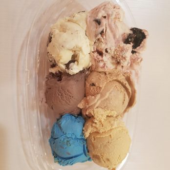 Frisbie's Dairy Barn - Sampler - from top left clockwise - mighty moose tracks, cherry vanilla, Nutella, peanut butter, blue devil monster, black raspberry - Ice Cream & Frozen Yogurt Near Me - New Britain, Connecticut