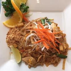 Zalathai - Chicken pad thai . Sufficient portion for a female