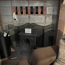 Gordons Rim Rock Ranch - Fireplace