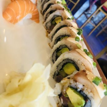 Lighthouse Thai Sushi - Crazy yellowtail roll - Thai Near Me - Lighthouse Point, Florida