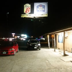 Bar K Ice House - Guess you just roll up and get out, no need \o use parking.