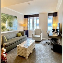 Kimpton Hotel Palomar Philadelphia - 1BR Suite Jetted Tub #710 - LR