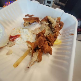 Red's Eats - Way too much batter - Seafood Near Me - Wiscasset, Maine Red's Eats - Way too much batter - Seafood Near Me - Wiscasset, Maine
