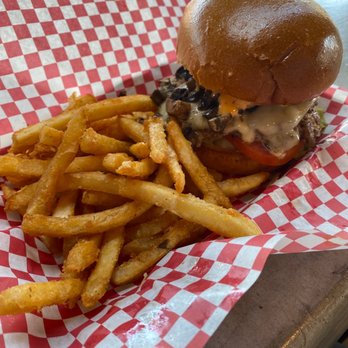 The Hudson Eatery & Bar - Mushroom Swiss - Beer Bar Near Me - Tempe, Arizona The Hudson Eatery & Bar - Mushroom Swiss - Beer Bar Near Me - Tempe, Arizona