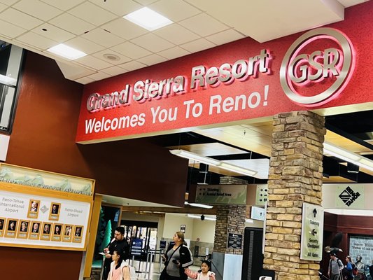 Reno-Tahoe International Airport by null