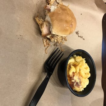 Mission BBQ - Kids chicken slider with mac - Barbeque Near Me - Pittsburgh, Pennsylvania