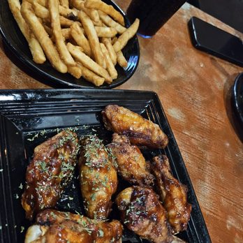 Flaming Grill Cafe - BBQ wings - Burgers Near Me - Sacramento, California Flaming Grill Cafe - BBQ wings - Burgers Near Me - Sacramento, California