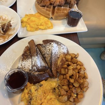 Mimosas - Chicken and waffles, dads eggs - American Near Me - Denver, Colorado