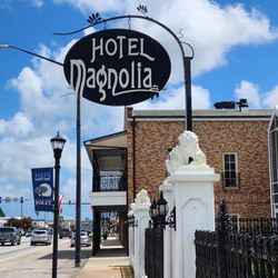 The Hotel Magnolia - Sign