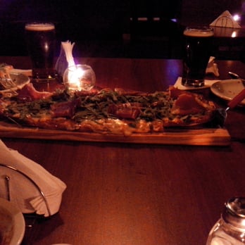 Beersel - Pizza de rucula y jamón crudo. - Breweries Near Me - Buenos Aires, C