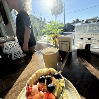 Lilly Rose Cafe - Cafes Near Me - Edgewater, Florida