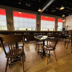 Herbst Eatery & Farm Stand - Dining room