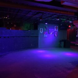 B Side Liquor Lounge