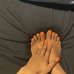 Q Nails - Gel mani and pedi . Color : Orange Sherbet