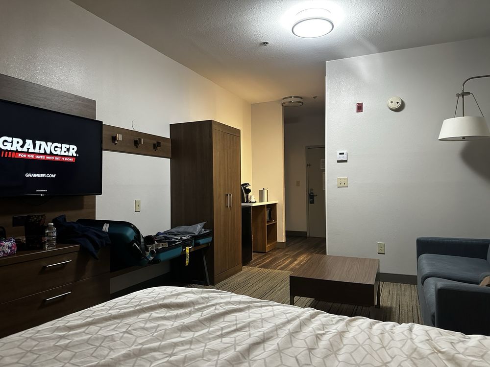 Holiday Inn Express & Suites Atlanta-Emory University Area