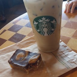 Vinti Salted caramel white mocha over ice with a salted caramel bar...sinful Vinti Salted caramel white mocha over ice with a salted caramel bar...sinful