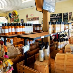 Maugeri Farms - Maugeri's Farm Market -- interior