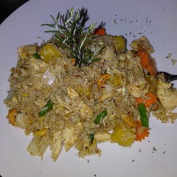 Am Thai Bistro - Fried Rice with Chicken and Pineapple. YUMMY - Thai Near Me - Brooklyn, New York Am Thai Bistro - Fried Rice with Chicken and Pineapple. YUMMY - Thai Near Me - Brooklyn, New York