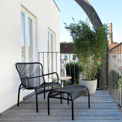 August The Boardinghouse by null