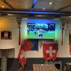 Smuggler's Pub - Big screen number 2