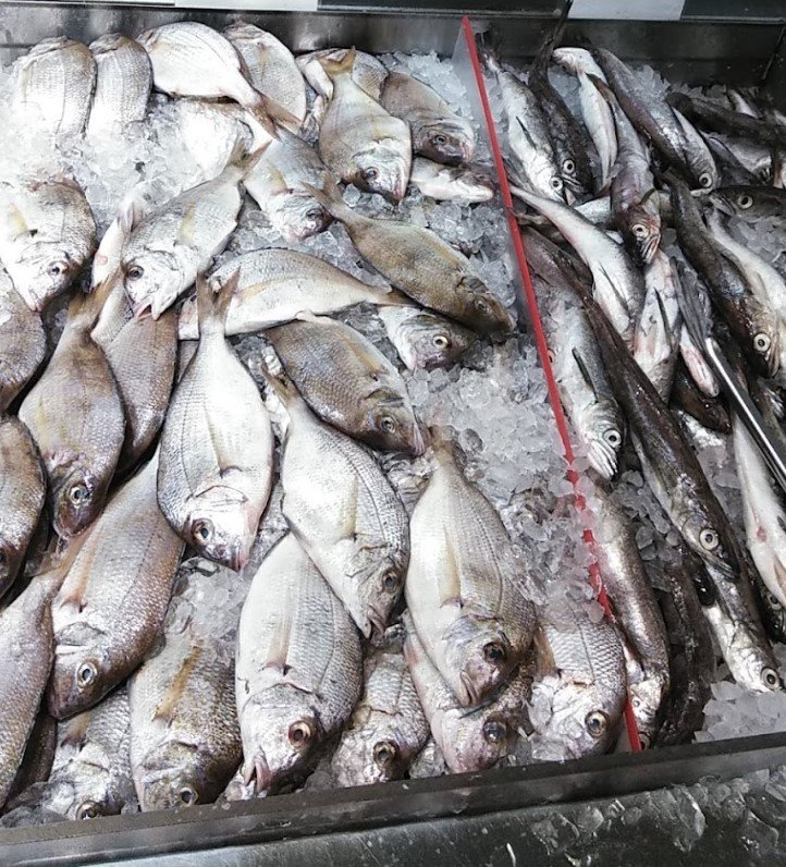 183 GOLD FISH MARKET 12 W 183rd St, Bronx, New York Seafood Markets