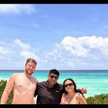 Paradisus - Talented bartender Luis! - Hotels Near Me - Cancún, ROO
