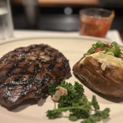 Houston's Restaurant