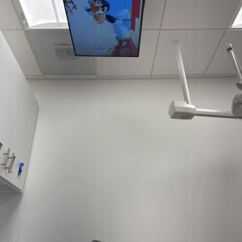Lollipop Dental - Long Beach - Tv on ceiling - Pediatric Dentists Near Me - Long Beach, California Lollipop Dental - Long Beach - Tv on ceiling - Pediatric Dentists Near Me - Long Beach, California
