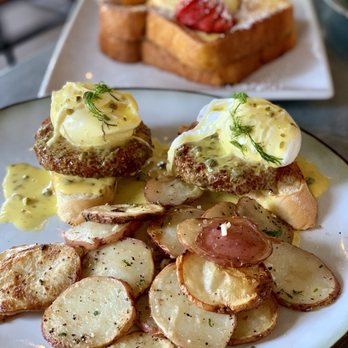 Toast - Crab Cake Benedict - Breakfast & Brunch Near Me - Temecula, California