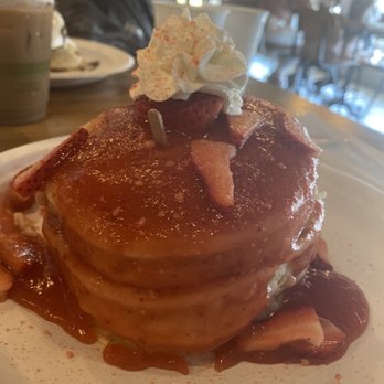 Egghead Cafe - Strawberry shortcake - Coffee & Tea Near Me - Honolulu, Hawaii