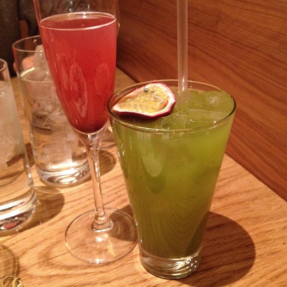 ROKA Canary Wharf - The weekend brunch green tea/passion fruit drink (unlimited). Bellini upon arrival. - Japanese Near Me - London, XGL ROKA Canary Wharf - The weekend brunch green tea/passion fruit drink (unlimited). Bellini upon arrival. - Japanese Near Me - London, XGL