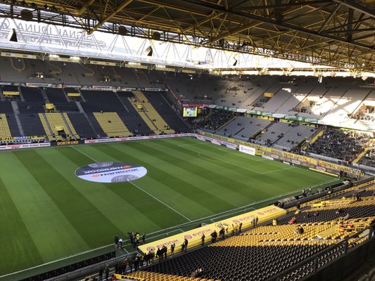 Signal Iduna Park by null