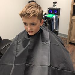 Dapper Men's Salon - Before