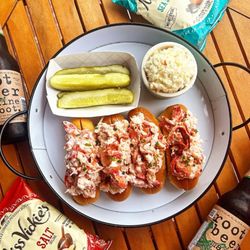 Mystic Lobster Roll Co - Naples, Vanderbilt Shoppes - Roll tray