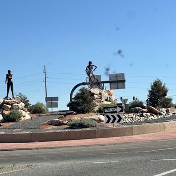 Monument Rv Park Resort - Leaving the rv park towards the fwy. - RV Parks Near Me - Fruita, Colorado Monument Rv Park Resort - Leaving the rv park towards the fwy. - RV Parks Near Me - Fruita, Colorado
