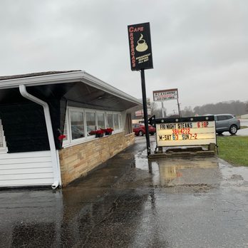 Crossroads Cafe - the outside of the restaurant - Cafes Near Me - Bloomfield, Indiana