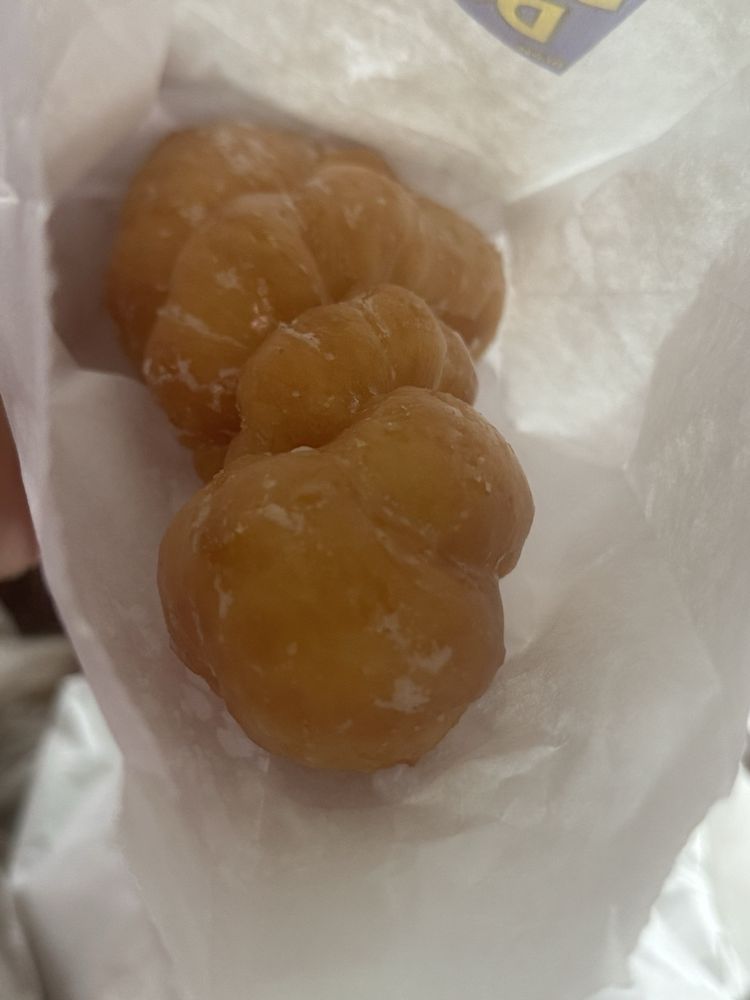 Daylight Donuts Logo