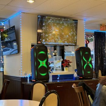 Crab Hot Lau - RGB speakers and TV` - Hot Pot Near Me - Vancouver, British Columbia