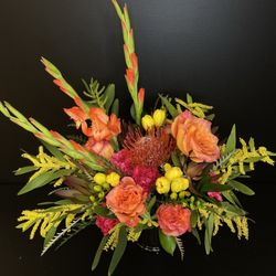 Flowers To the People - Floral arrangement