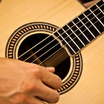 1. Guitares Brousseau Luthier