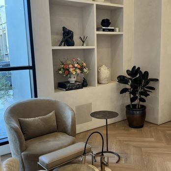 All Six - Nail Salons Near Me - Glendale, California