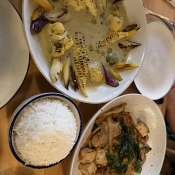 KRAAM Thai - Vegetarian Green Curry (V), L-Pad Kee Mao* - Thai Near Me - New York, New York