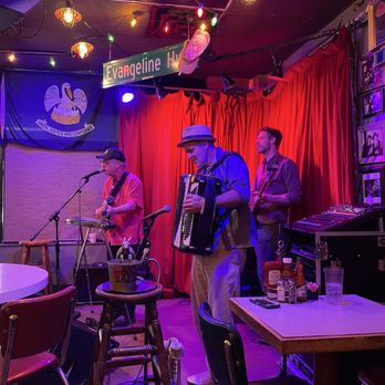Evangeline Café - George Carver Trio - Cajun/Creole Near Me - Austin, Texas