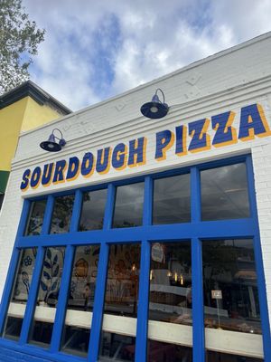 Wallflour Pizza by null