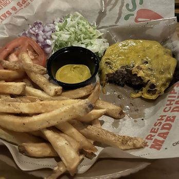 Chili's - Old Timer no bun or pickles - Bars Near Me - Simsbury, Connecticut
