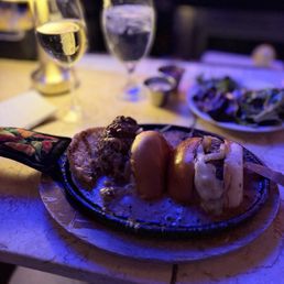 The most delicious 'the Frenchie' hamburger!  So good !