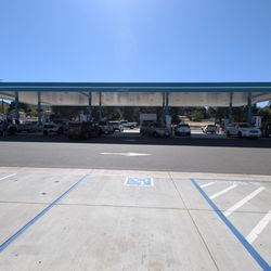 Viejas Pit Stop - Spacious pump islands