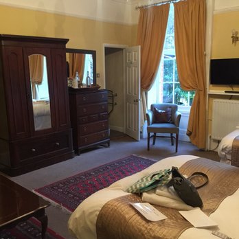 Harmondsworth Hall - Beautiful, spacious room - Hotels Near Me - West Drayton, XGL