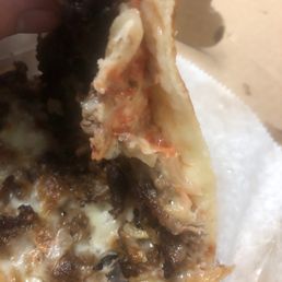 My pizza didnt have any sauce to it lol